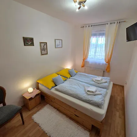Golf Apartment *